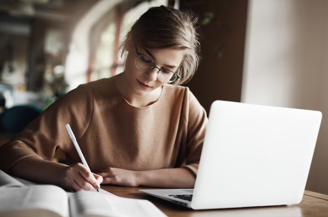 Descubra tudo o que é preciso saber sobre o tecnólogo online e se faça essa graduação para mudar seu futuro profissional!