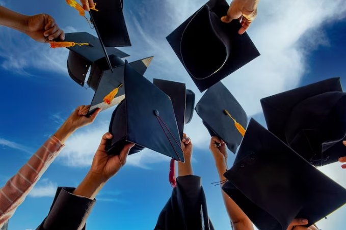 Confira a seguir como uma pós-graduação pode contribuir com um diploma! Leia para mais informações.